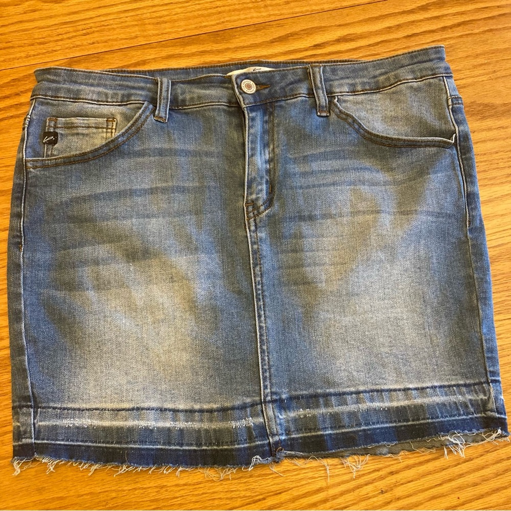 KanCan Distressed Mini Jean Skirt Size 11/29 New with tag